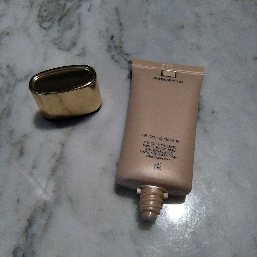 Estee Lauder Double Wear Light DISCONTINUED 1.0
